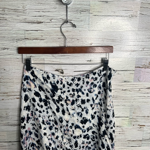 One clothing white black leopard print mini skirt size medium - Picture 2 of 7
